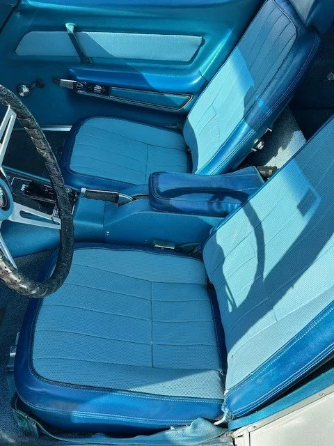 Chevrolet-Corvette-stingray-1969-Silver-Blue-10