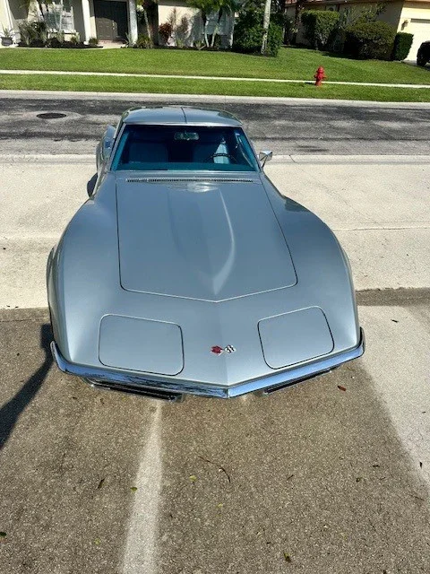 Chevrolet-Corvette-stingray-1969-Silver-Blue-16