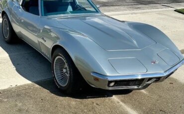 Chevrolet-Corvette-stingray-1969-Silver-Blue-6