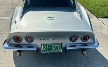 Chevrolet-Corvette-stingray-1969-Silver-Blue-8