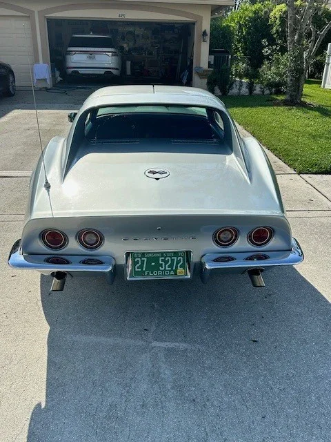 Chevrolet-Corvette-stingray-1969-Silver-Blue-8