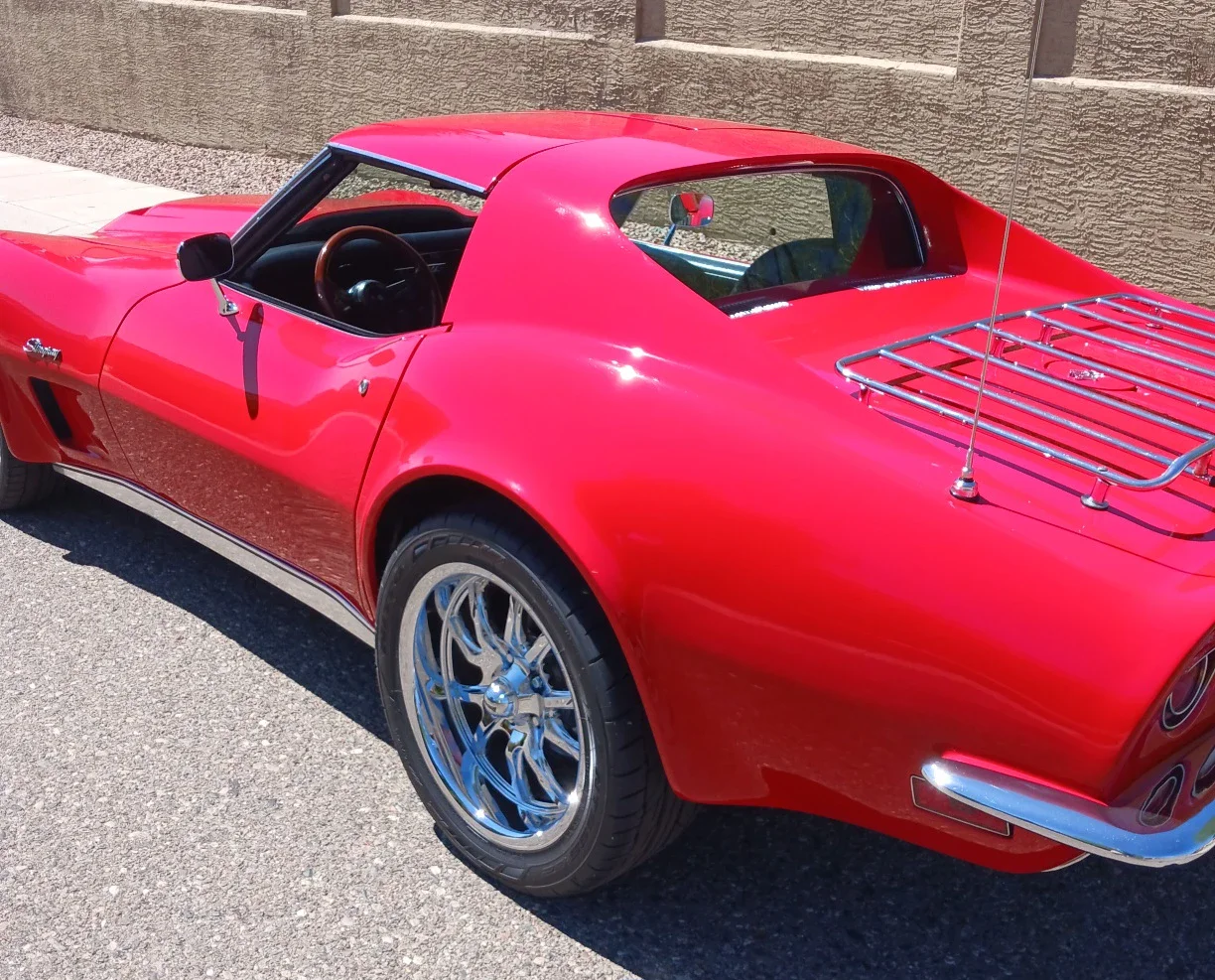 Chevrolet-Corvette-stingray-1973-Red-Black-1