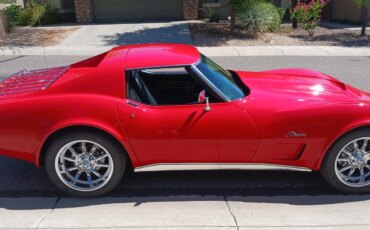 Chevrolet-Corvette-stingray-1973-Red-Black-4
