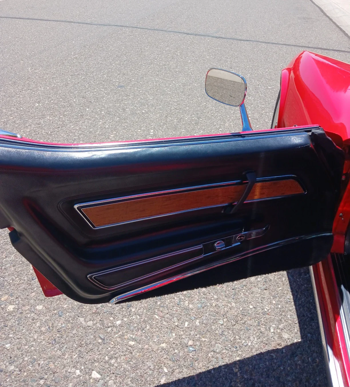 Chevrolet-Corvette-stingray-1973-Red-Black-7