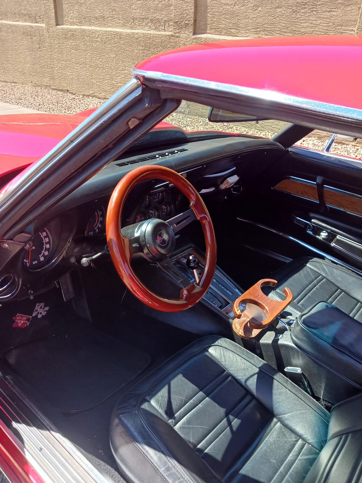Chevrolet-Corvette-stingray-1973-Red-Black-8