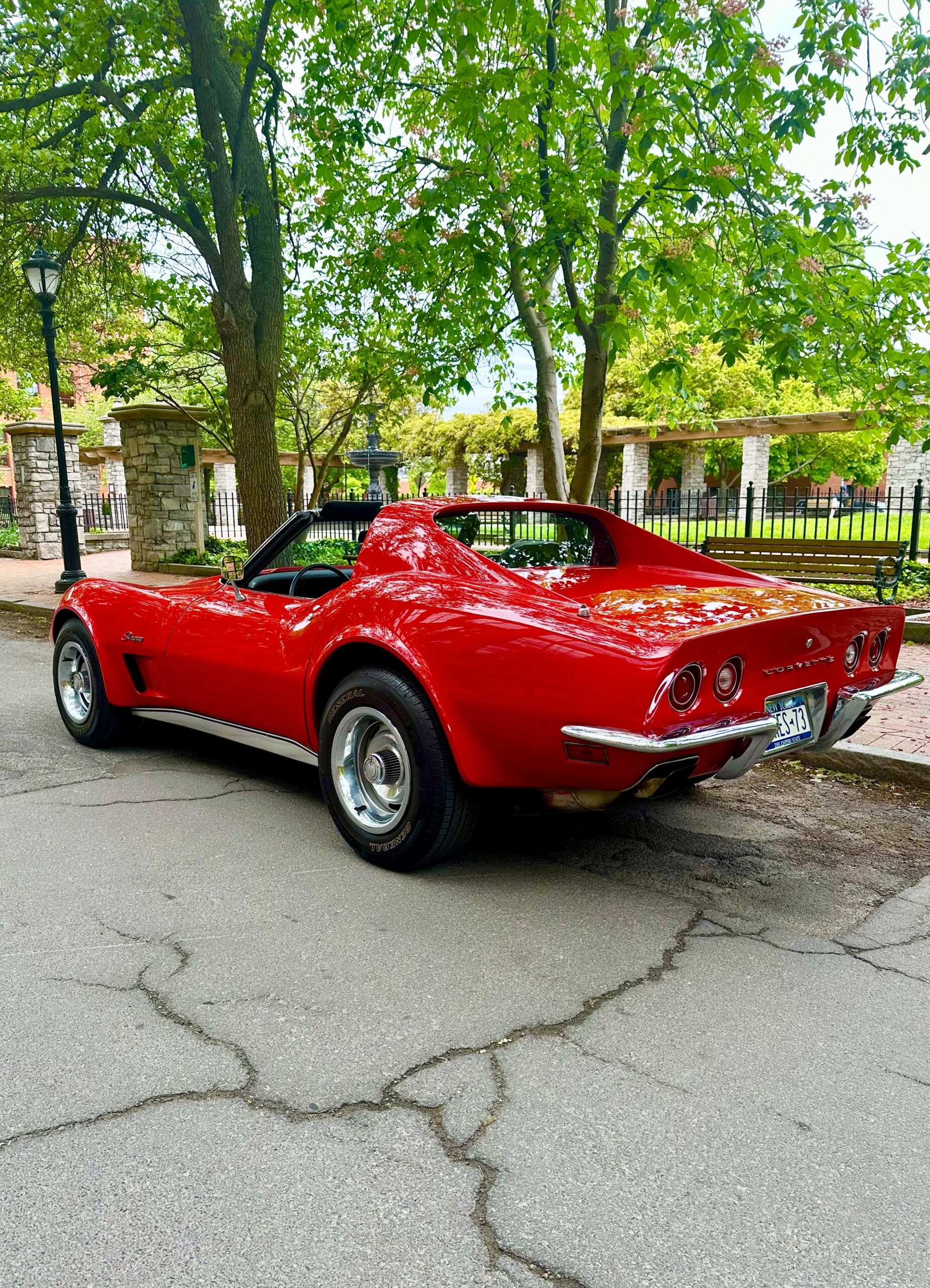 Chevrolet-Corvette-stingray-1973-Red-Black-9