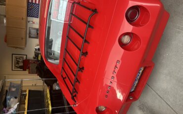 Chevrolet-Corvette-stingray-1974-Red-Silver-4