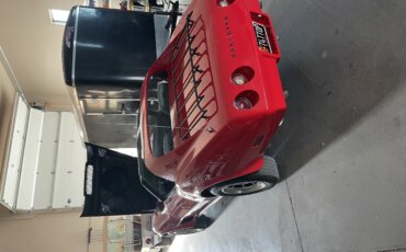 Chevrolet-Corvette-stingray-1974-Red-Silver-5