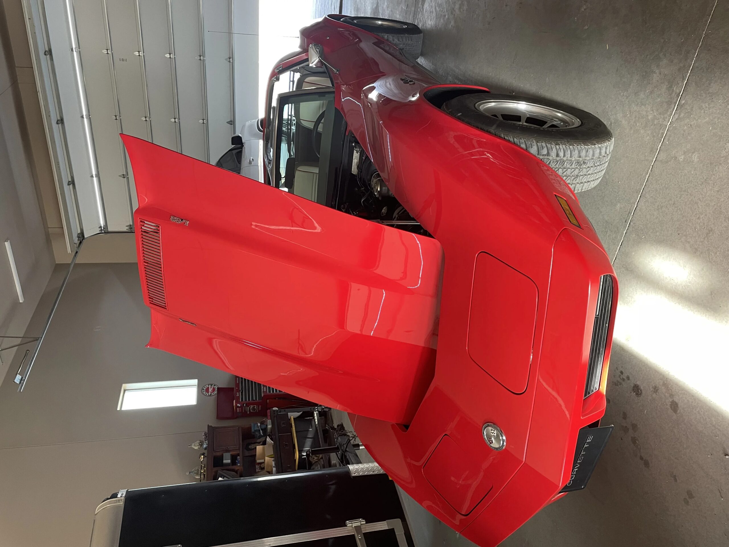 Chevrolet-Corvette-stingray-1974-Red-Silver-8