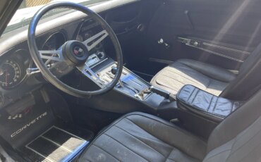 Chevrolet-Corvette-stingray-1974-White-Black-28