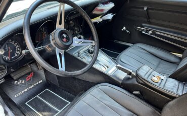 Chevrolet-Corvette-stingray-1974-White-Black-7