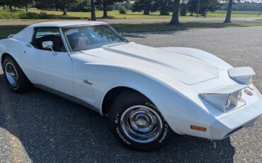 Chevrolet-Corvette-stingray-1974-White-Red-10