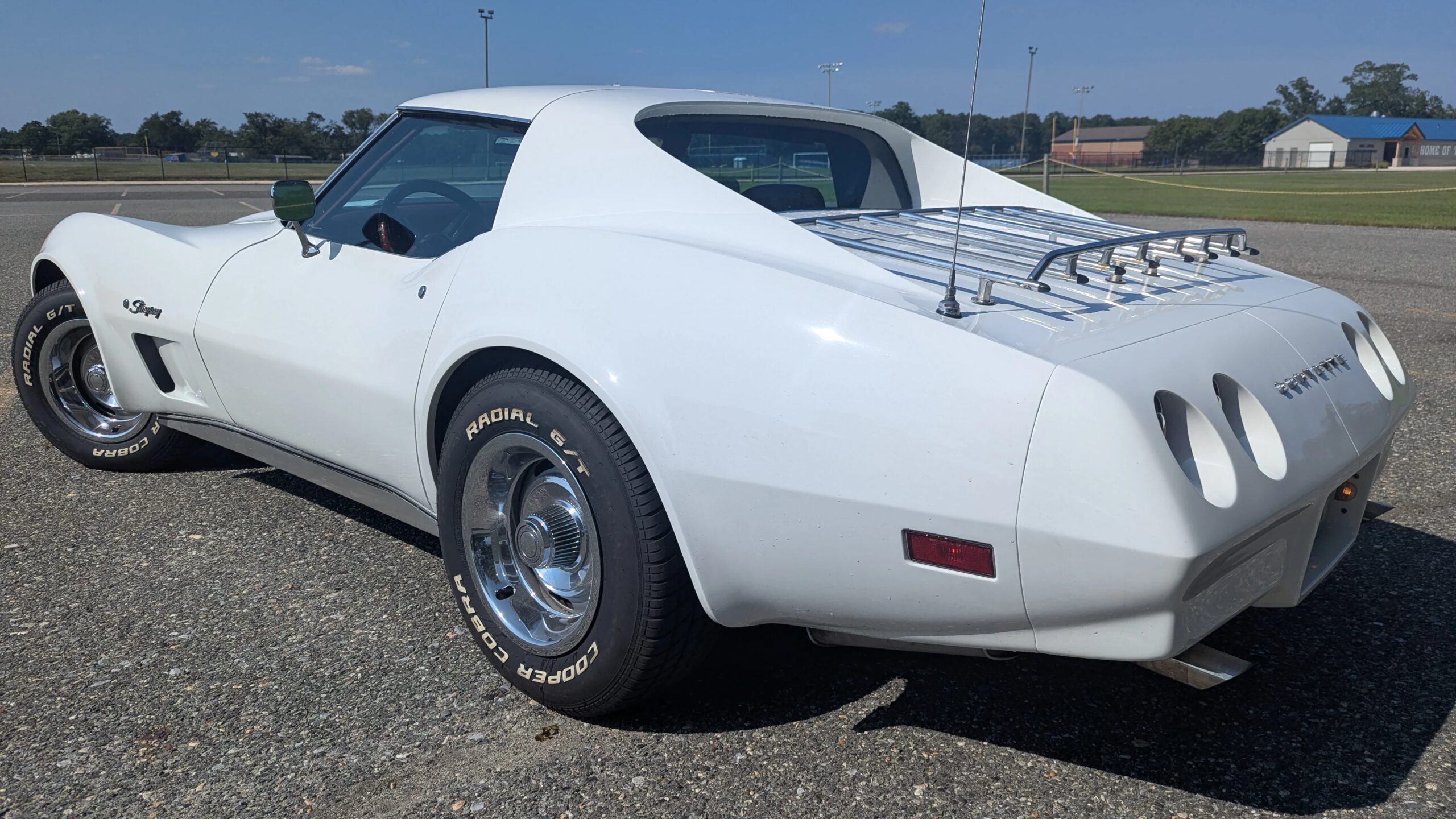 Chevrolet-Corvette-stingray-1974-White-Red-11