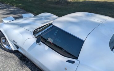 Chevrolet-Corvette-stingray-1974-White-Red-3