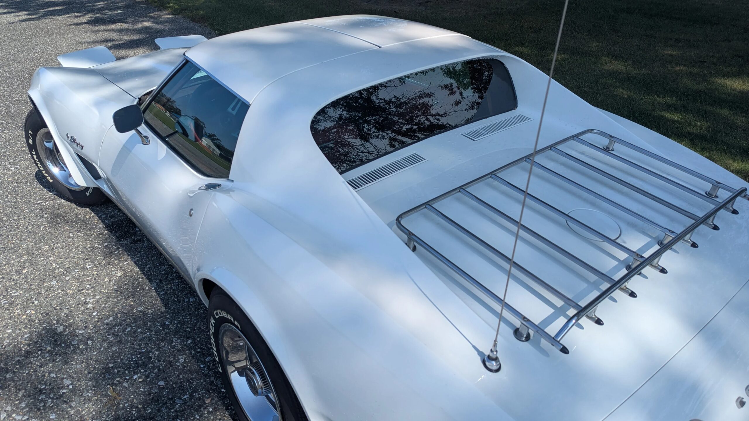 Chevrolet-Corvette-stingray-1974-White-Red-4