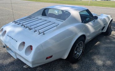 Chevrolet-Corvette-stingray-1974-White-Red-5