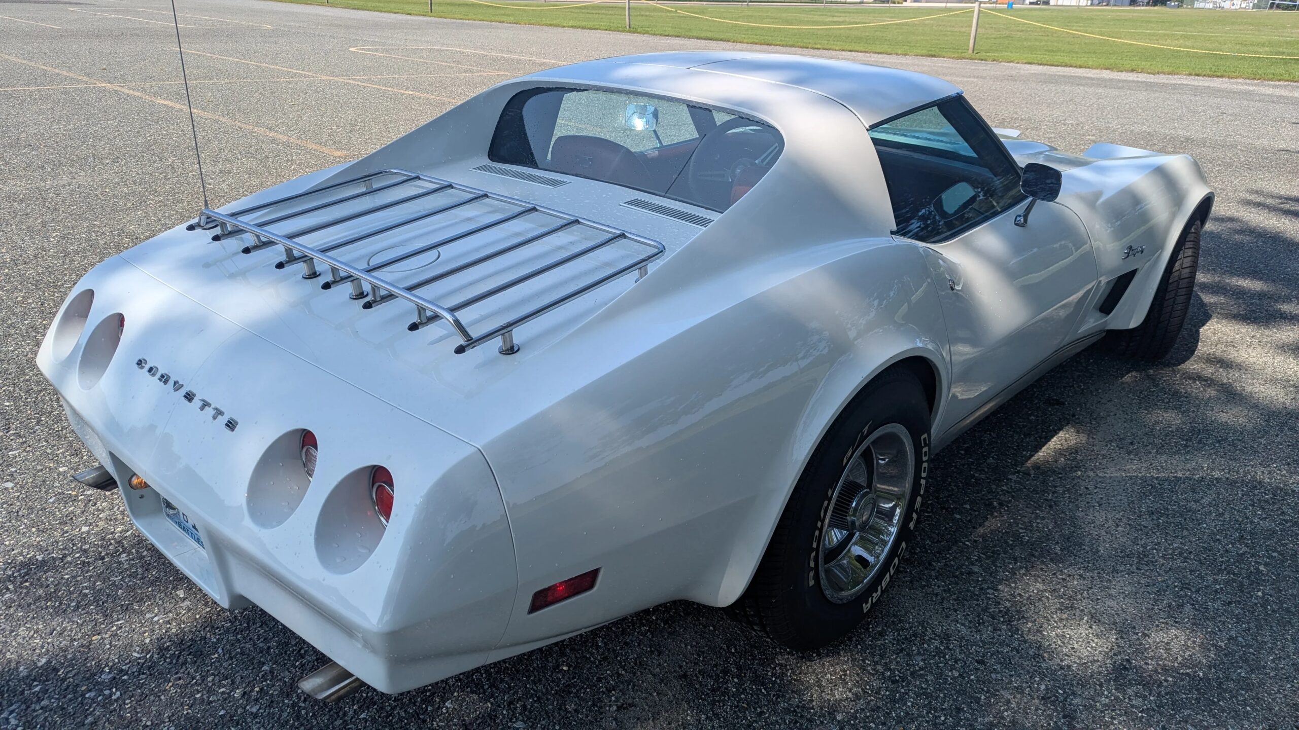 Chevrolet-Corvette-stingray-1974-White-Red-5