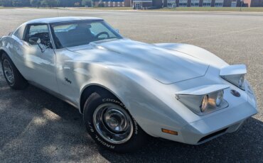 Chevrolet-Corvette-stingray-1974-White-Red-6