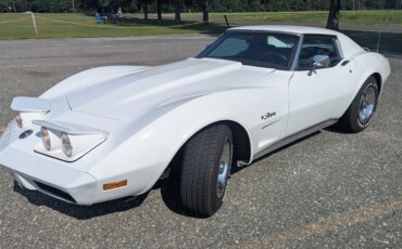 Chevrolet-Corvette-stingray-1974-White-Red-9