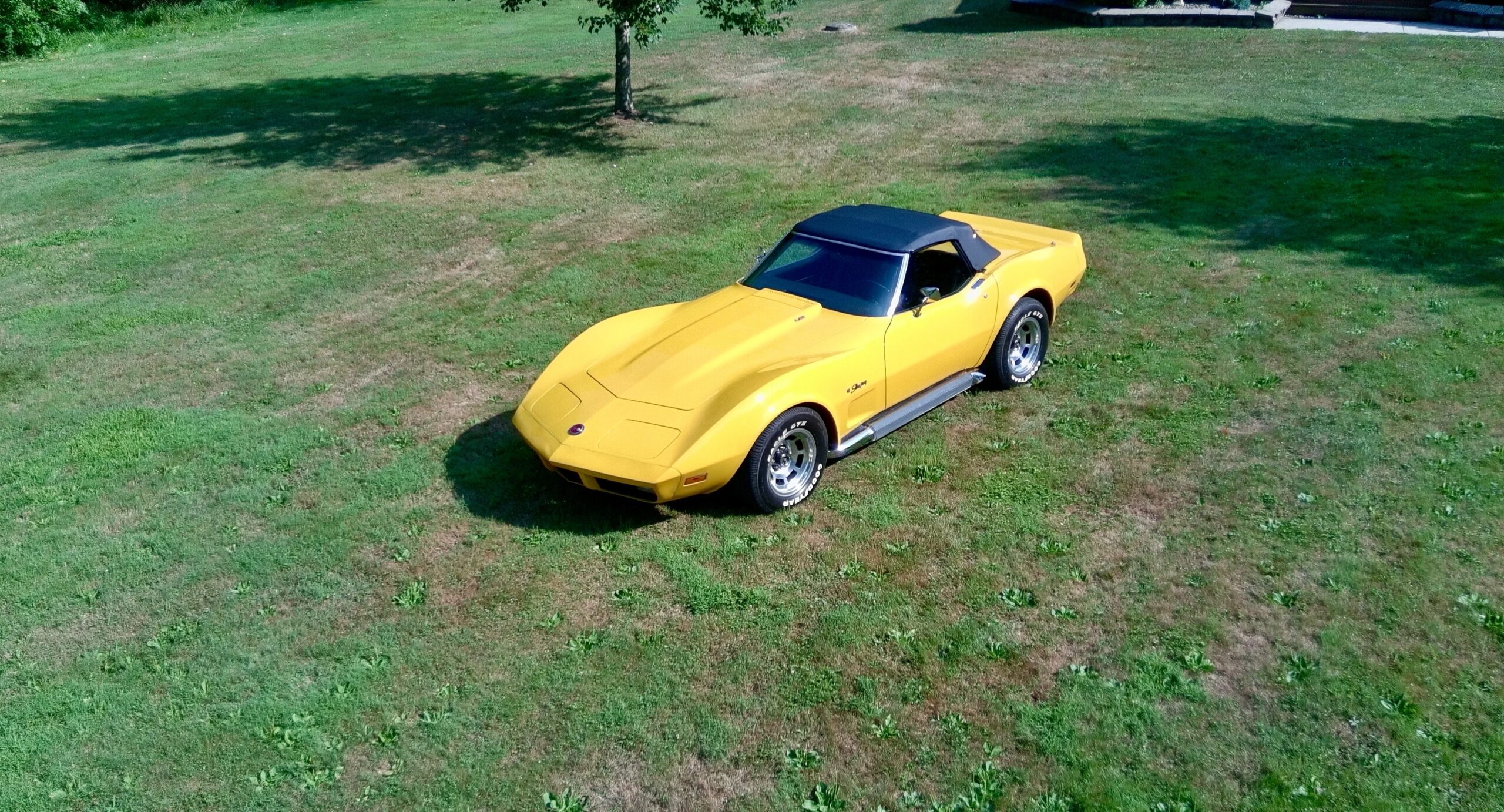 Chevrolet-Corvette-stingray-1974-Yellow-Black-13