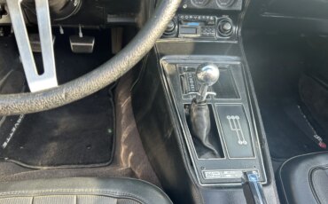 Chevrolet-Corvette-stingray-1974-Yellow-Black-4