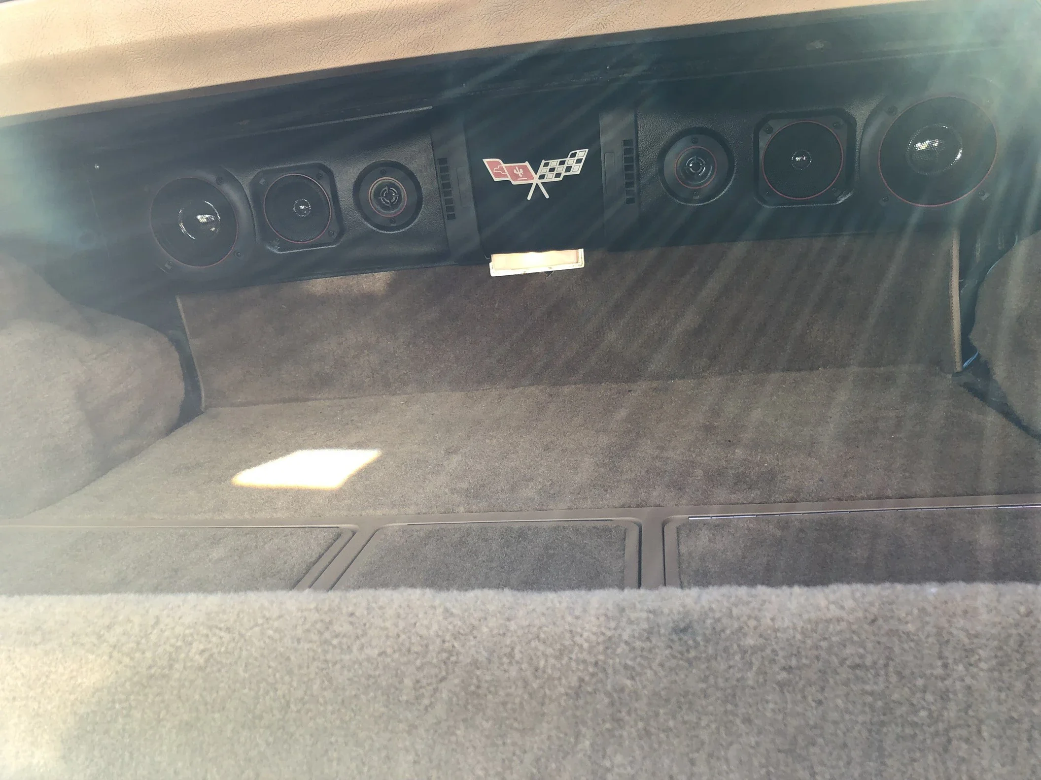 Chevrolet-Corvette-stingray-1975-Burgundy-Tan-14
