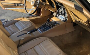 Chevrolet-Corvette-stingray-1975-Burgundy-Tan-2