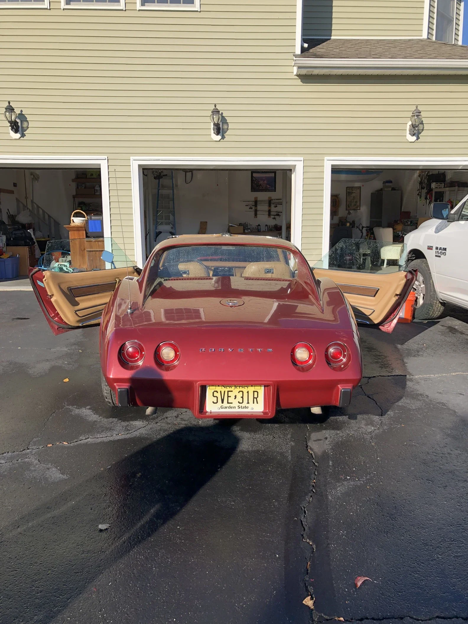 Chevrolet-Corvette-stingray-1975-Burgundy-Tan-6