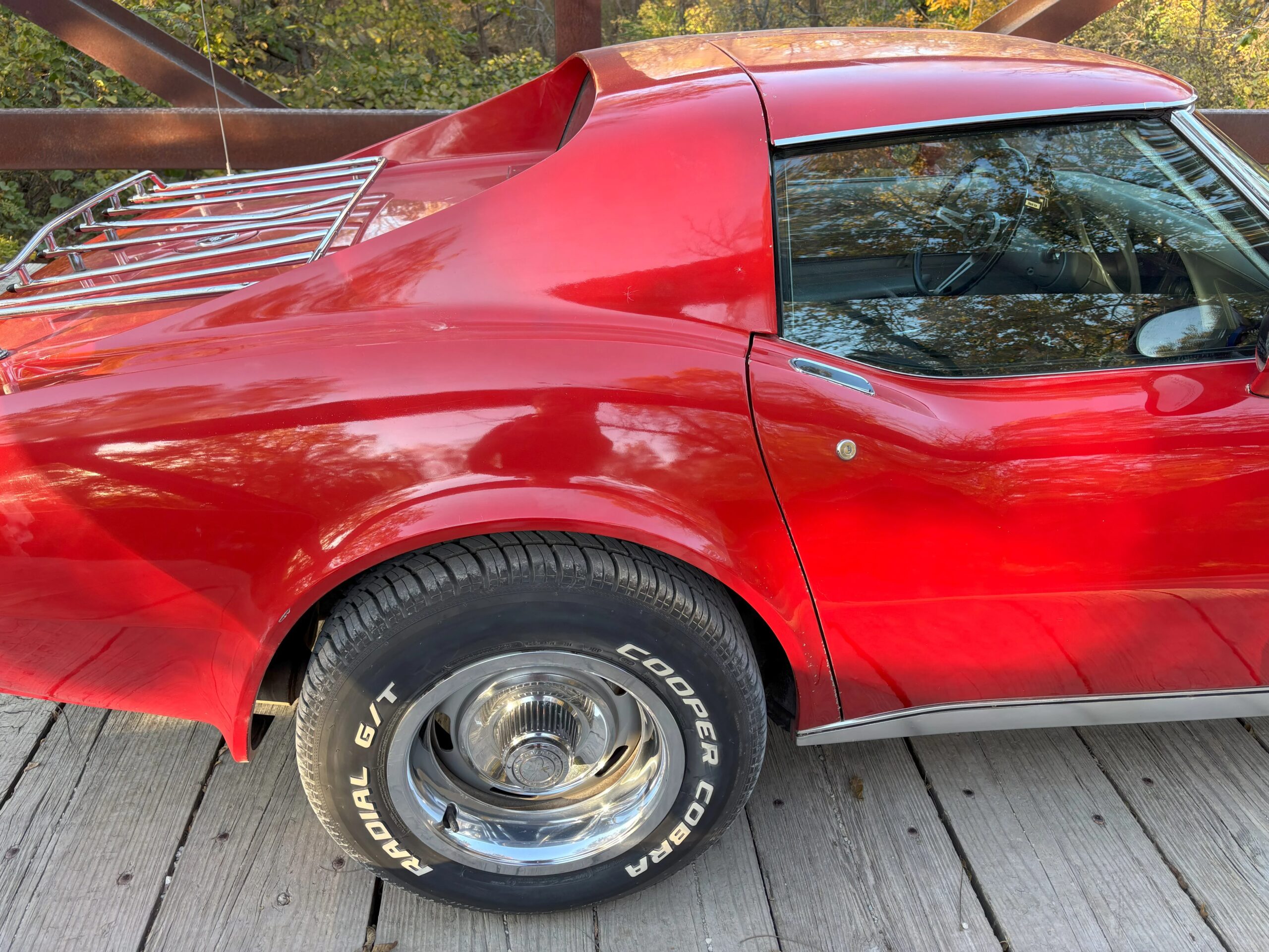Chevrolet-Corvette-stingray-1975-Red-Silver-11