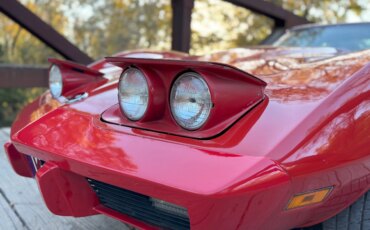 Chevrolet-Corvette-stingray-1975-Red-Silver-12