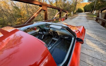 Chevrolet-Corvette-stingray-1975-Red-Silver-16