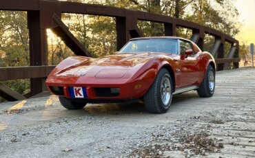 Chevrolet-Corvette-stingray-1975-Red-Silver-2