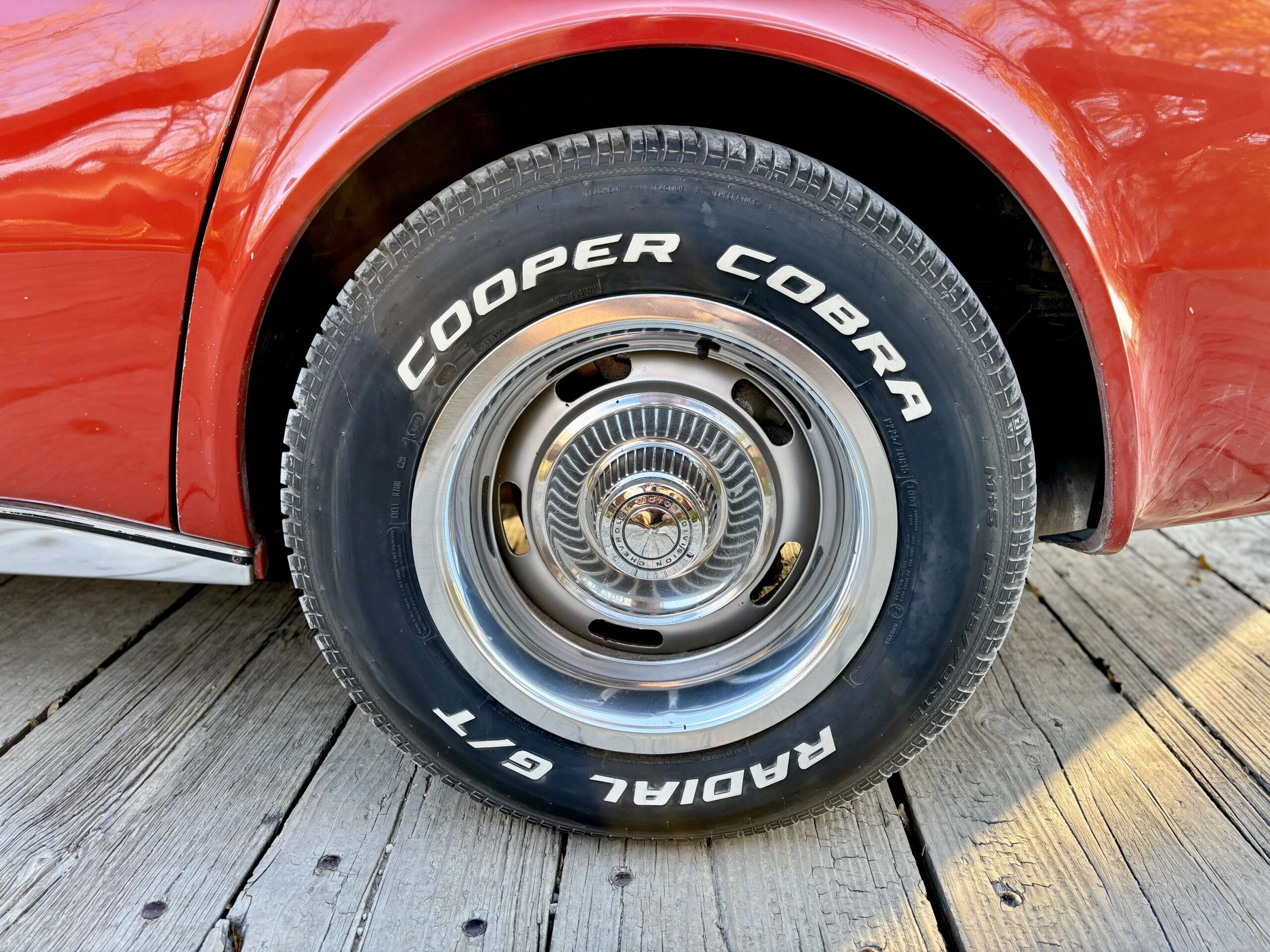 Chevrolet-Corvette-stingray-1975-Red-Silver-24