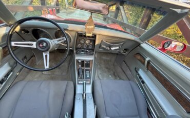 Chevrolet-Corvette-stingray-1975-Red-Silver-26
