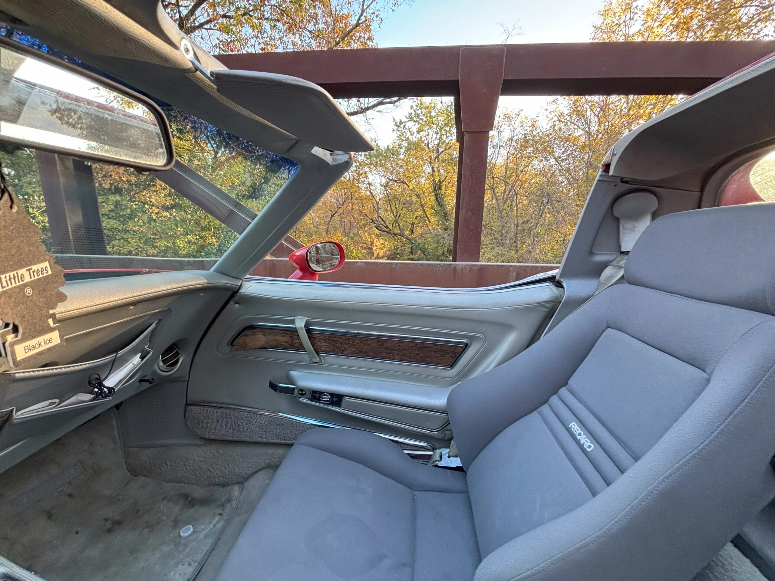 Chevrolet-Corvette-stingray-1975-Red-Silver-29