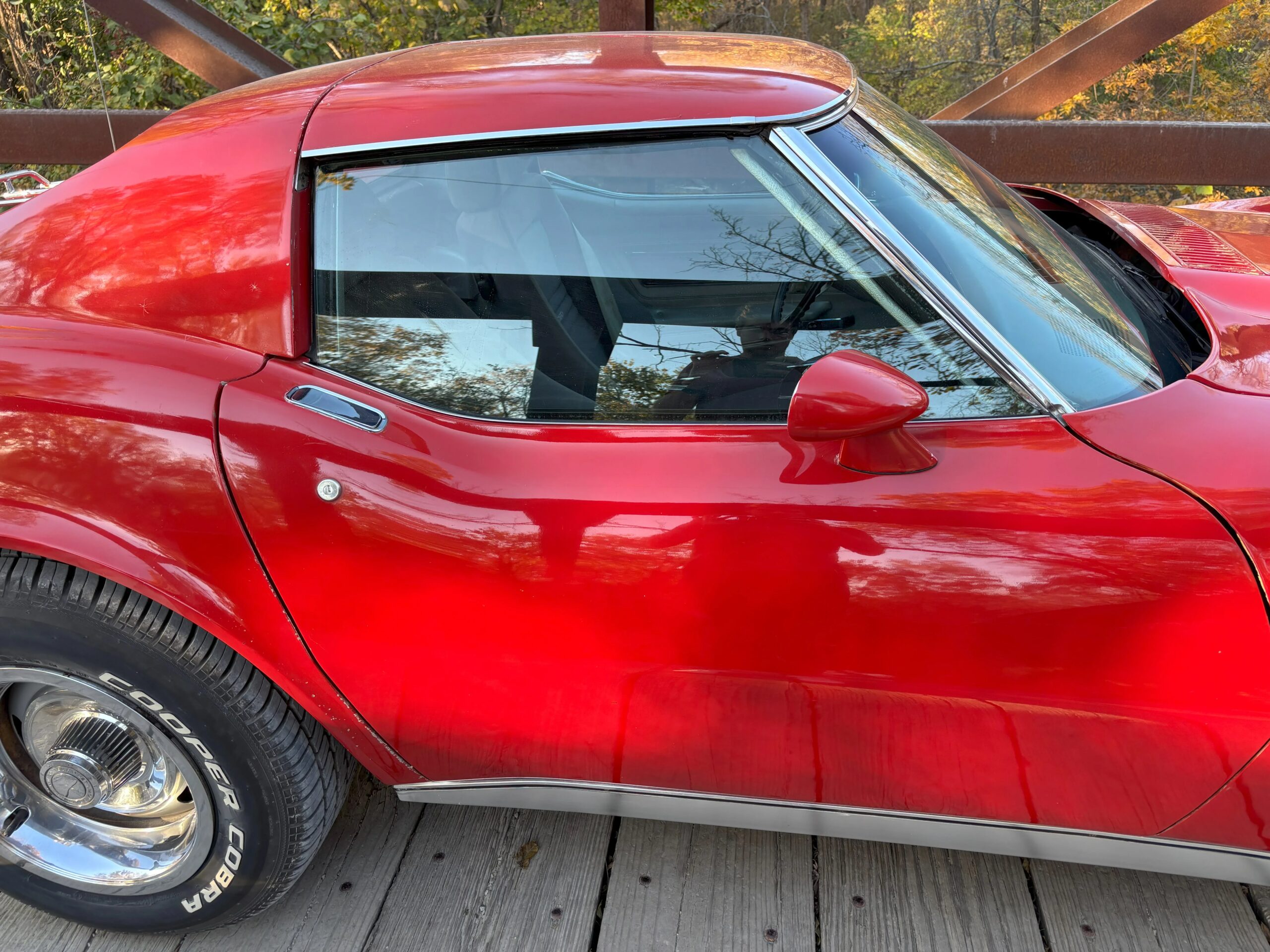 Chevrolet-Corvette-stingray-1975-Red-Silver-38