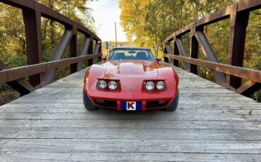 Chevrolet-Corvette-stingray-1975-Red-Silver-42