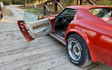 Chevrolet-Corvette-stingray-1975-Red-Silver-43