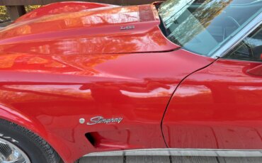Chevrolet-Corvette-stingray-1975-Red-Silver-5