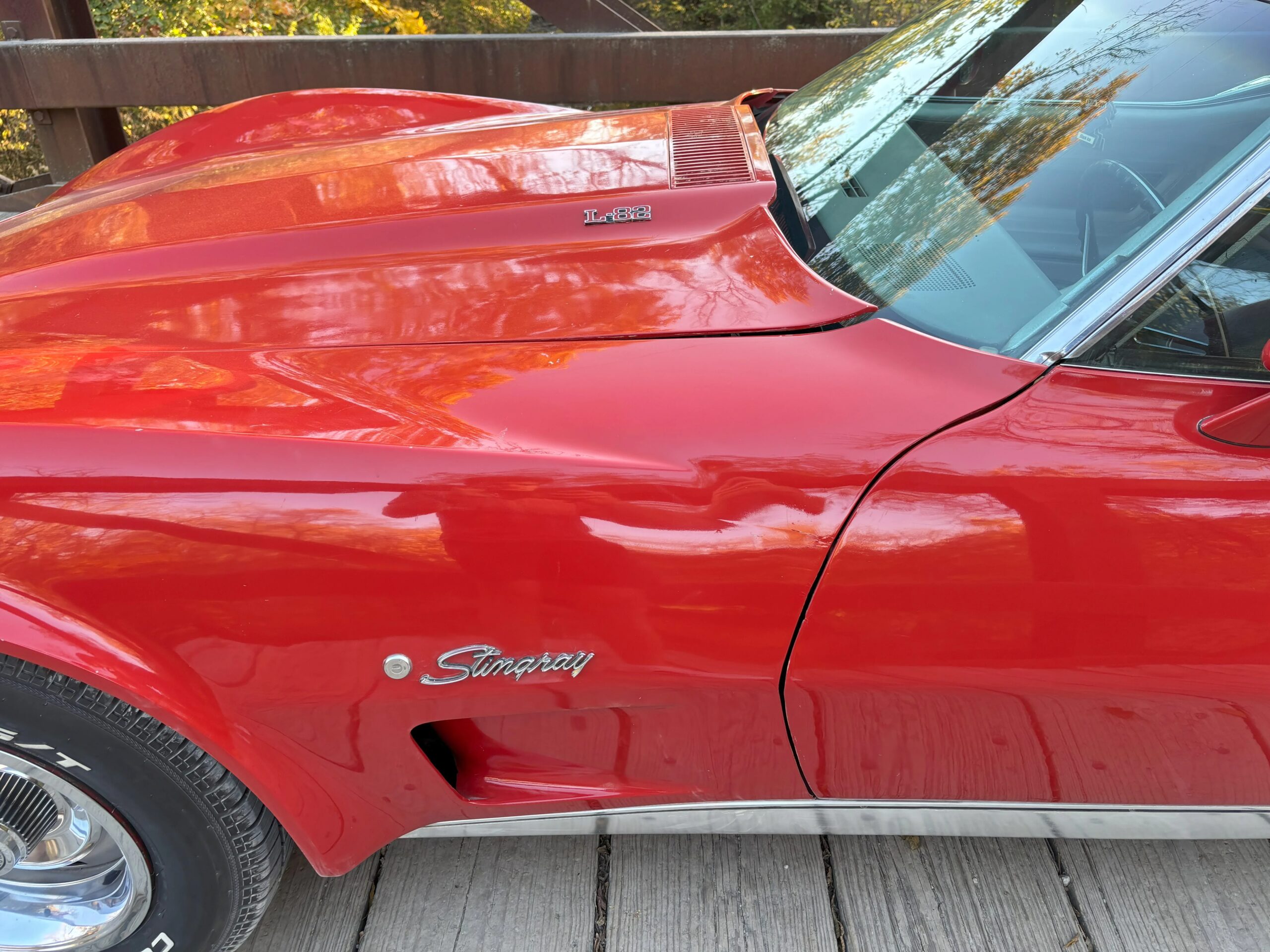Chevrolet-Corvette-stingray-1975-Red-Silver-5