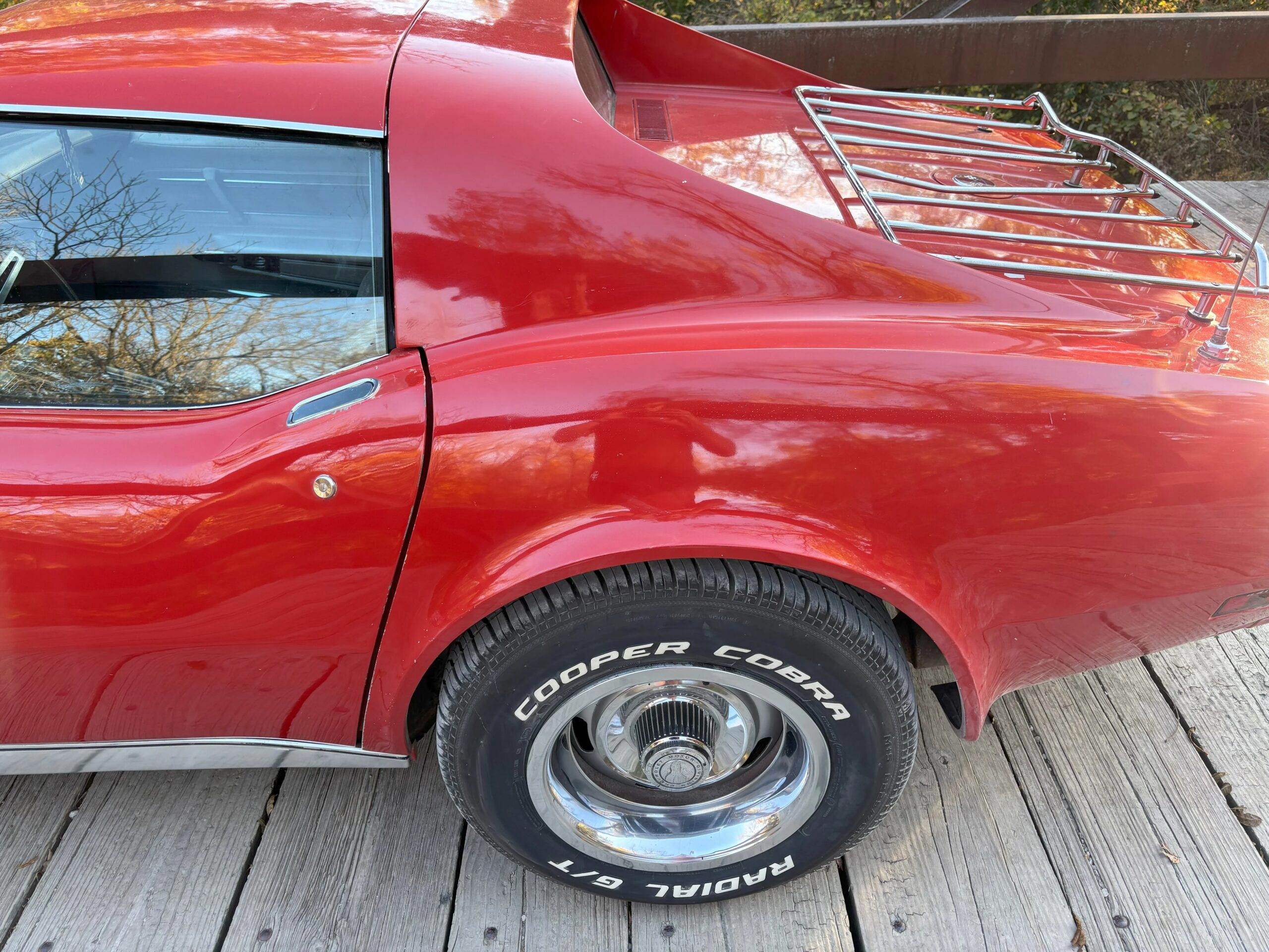 Chevrolet-Corvette-stingray-1975-Red-Silver-8