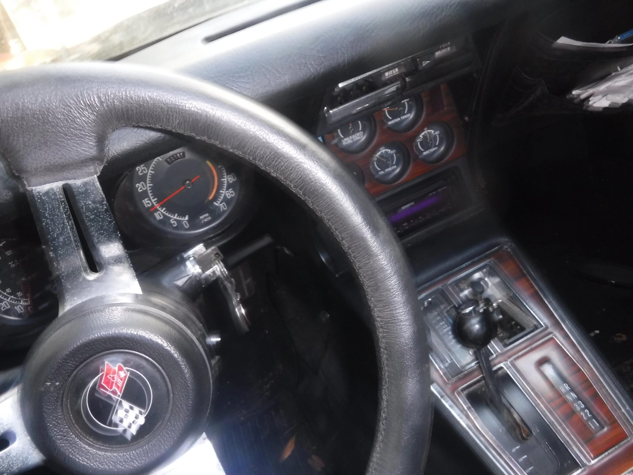 Chevrolet-Corvette-stingray-1976-Orange-Black-10