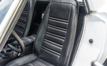 Chevrolet-Corvette-stingray-1976-White-Black-13