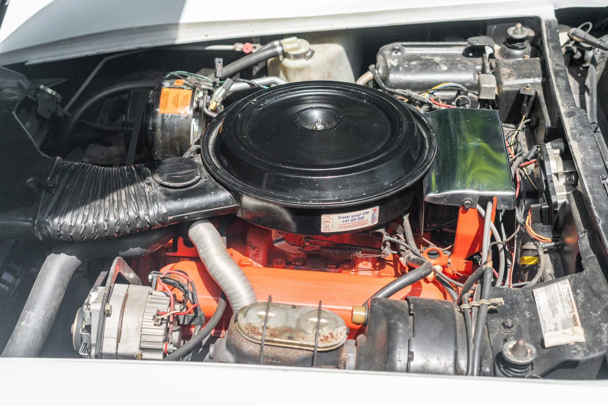 Chevrolet-Corvette-stingray-1976-White-Black-14