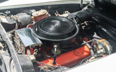Chevrolet-Corvette-stingray-1976-White-Black-2