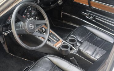 Chevrolet-Corvette-stingray-1976-White-Black-26