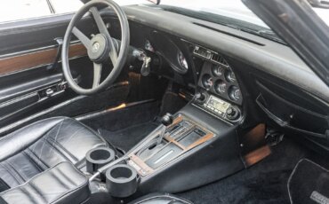 Chevrolet-Corvette-stingray-1976-White-Black-4
