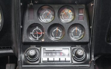 Chevrolet-Corvette-stingray-1976-White-Black-40
