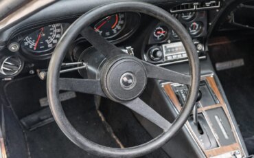 Chevrolet-Corvette-stingray-1976-White-Black-50