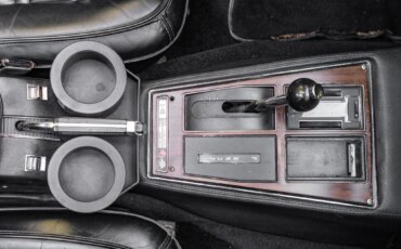 Chevrolet-Corvette-stingray-1976-White-Black-6